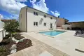 Villa de 4 dormitorios 260 m² Pola, Croacia