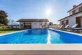 Villa 6 habitaciones 680 m² Pola, Croacia