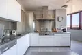 Mieszkanie 3 pokoi 220 m² Benidorm, Hiszpania