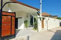 Wohnung 2 Schlafzimmer 221 m² Si Sunthon, Thailand