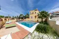 5 bedroom house 339 m² Dos Hermanas, Spain
