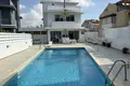 villa de 5 dormitorios 195 m² en Pervolia, Chipre