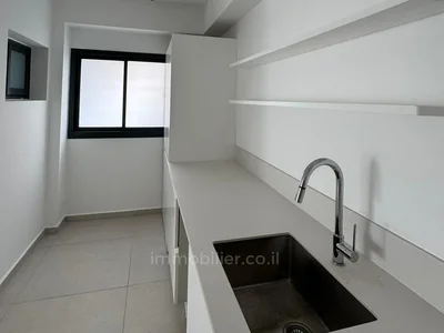 Жилой квартал Bat yam dans une tour de standing 5 pieces avec mamad 131m14m terrasse