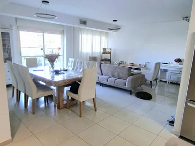 Жилой квартал Bonne occasion a ne pas rater grand 6 pieces a vendre proche de toutes commodites tet zain ashdod