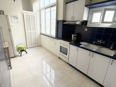 Residential quarter Appartement a renover avec tres grand potentiel