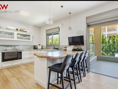 Жилой квартал Magnifique 6 pieces dans une residence avec piscine