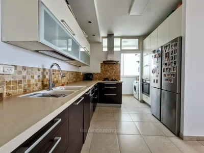 Dzielnica mieszkaniowa Au centre avec terrasse bel appartement calme