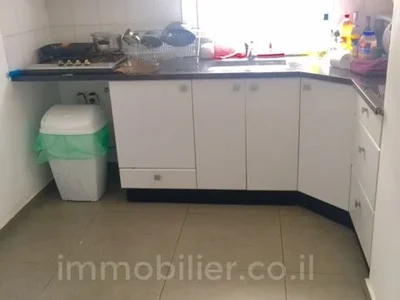 Dzielnica mieszkaniowa 2 5 pieces avec balcon immeuble recent avec ascenseur