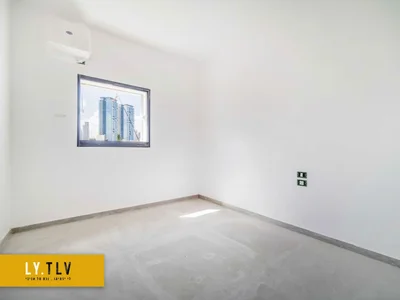 Quartier résidentiel Superbe 2 pieces avec mamad et parking devant le parc hayarkon