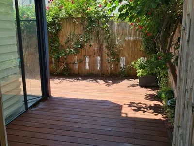 Barrio residencial Appartement de 4 pieces avec jardin a neve tzedek