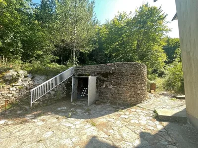 Hütte Kuća 200 m² na Prodaju – Centar, Cetinje