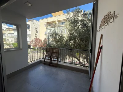 Dzielnica mieszkaniowa Appartement de 3 pieces avec balcon ensoleille rue hovevei zion
