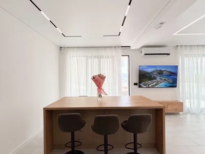 Cabaña Kuća 330 m² na Izdavanje – Centar, Tivat