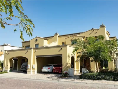 Wohnanlage Mushrif Village — gated residence by Select Group with swimming pools, gardens and a club in Mirdif, Dubai