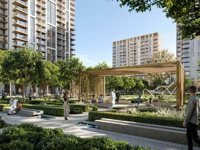 Wohnanlage New high-rise residence Valo with a swimming pool and a garden, Dubai Creek Harbour, Dubai, UAE