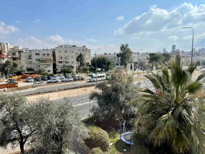 Wohnviertel Opportunite dun appartement avec un excellent potentiel damelioration tama 38 signe au coeur du quartier ramat eshkol entierement renove