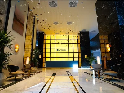 Complejo turístico Hotel rooms at Wyndham Residences Batumi.