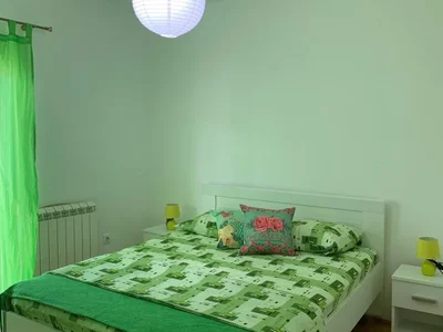 Wohnviertel Stan 80 m² na Izdavanje – Centar, Cetinje
