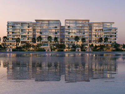 Complexe résidentiel New luxury waterfront residence Alba with a private beach and a spa center in the exclusive area, Palm Jumeirah, Dubai, UAE