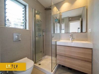 Dzielnica mieszkaniowa Superbe 4 pieces renove architecturellement a deux pas du parc dans un immeuble avec parking