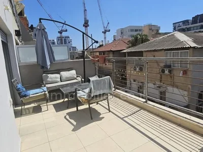 Quartier résidentiel A vendre 2 pieces avec grande terrasse - rue hertzl - florentine