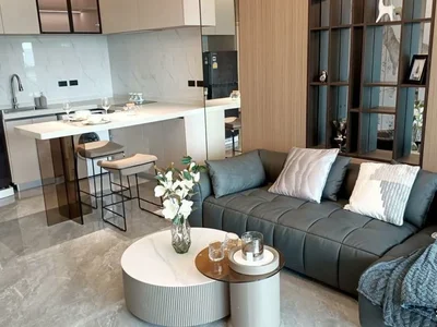 Complexe résidentiel New residential complex of apartments with private pools on the first line from the beach in Chalong, Phuket, Thailand