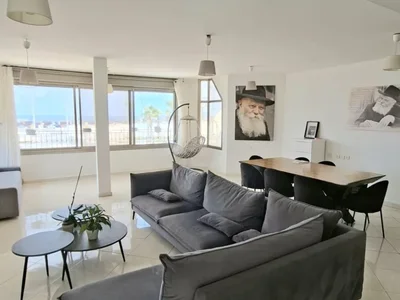 Barrio residencial A ne pas manquer grande villa de 7 pieces a vendre 1ere ligne de mer youd alef ashdod
