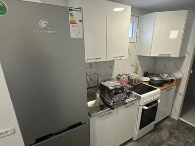 Hütte Kuća 40 m² na Izdavanje – Tološi, Podgorica