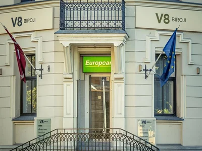 Business center V8 biroji