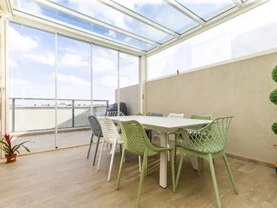 Quartier résidentiel Magnifique penthouse 4 pièces avec terrasse 80m2 soucca