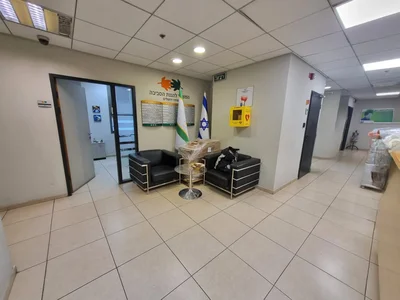 Residential quarter Espace de bureaux premium dans immeuble boutique talpiot