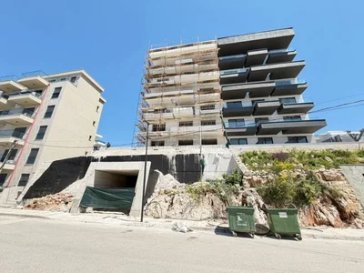 Wohngebäude Exklusive Neue Residenz in Meeresnähe in Saranda
