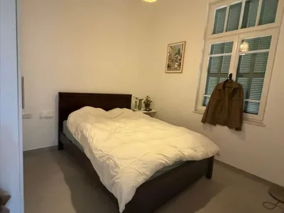 Dzielnica mieszkaniowa Charmant appartement de 3 pieces dans un immeuble historique rue montefiore