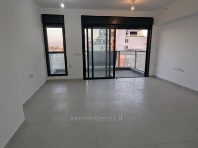 Wohnviertel A ne pas manquer agreable balcon sur la mer bel appartement bon emplacement bonnes orientations clair dans rue calme dans un bel immeuble etage haut avec vue neuf proche de la mer