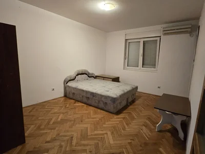 Wohnviertel Stan 49 m² na Izdavanje – Stari Aerodrom, Podgorica