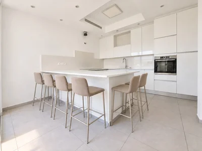 Quartier résidentiel À vendre – rare penthouse 6 piÈces avec terrasse de 64 m²