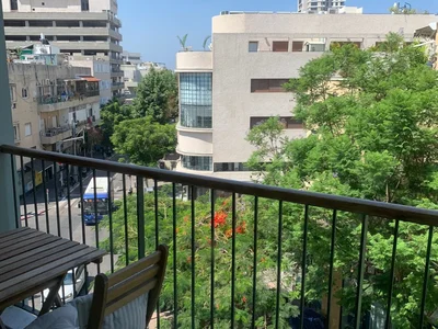 Жилой квартал Magnifique 3 pieces renove avec terrasse calme proche de la rue shenkine A ne pas manquer