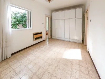 Dzielnica mieszkaniowa 35 pieces balcon avec ascenseur a renover proche mer