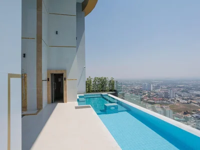 Wohnanlage New high-rise luxury residential complex on the first sea line, in the prestigious area of Jomtien, Pattaya, Thailand