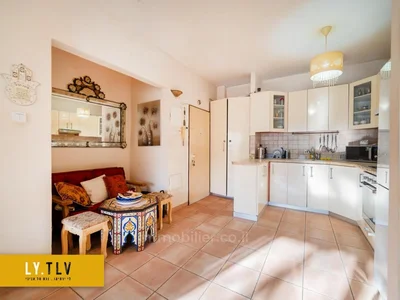 Quartier résidentiel Superbe 2.5 pieces a vendre devant le park hayarkon dans un immeuble renove