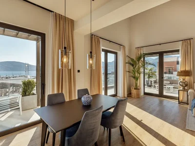 Apartamentowiec Duplex Penthouse with Panoramic Adriatic Views – Porto Montenegro
