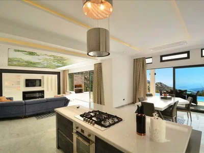 Zespół mieszkaniowy Villa with two swimming pools, a garden and a kids' playground, Kalkan, Turkey
