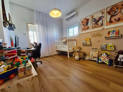 Quartier résidentiel Appartement 3 pieces a vendre rue frishman - tel aviv