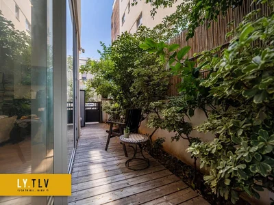 Residential quarter Magnifique rez de jardin avec grand jardin privatif pres de kikar dizengoff