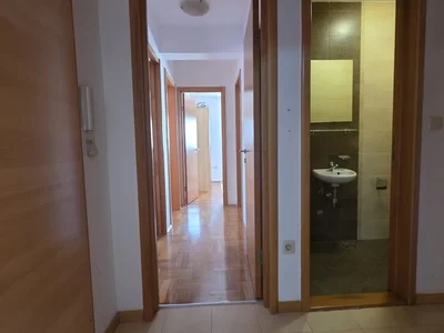 Wohnviertel Stan 71 m² na Izdavanje – Stari Aerodrom, Podgorica