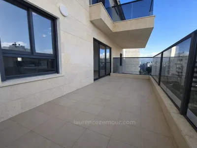 Quartier résidentiel Natanya — volume, lumière et mer à pied