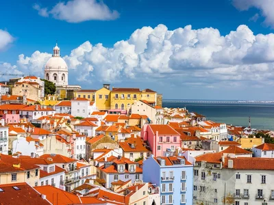 Should you buy an apartment by the sea or a hotel room in Portugal? The best places to invest in