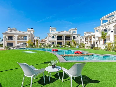 Edificio de apartamentos Apartamentos modernos con jardines privados en Ciudad Quesada