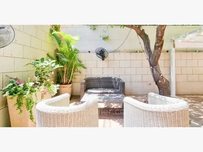 Barrio residencial A ne pas manquer endroit calme grand jardin proche de la mer