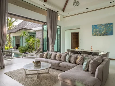 Villa Lake House